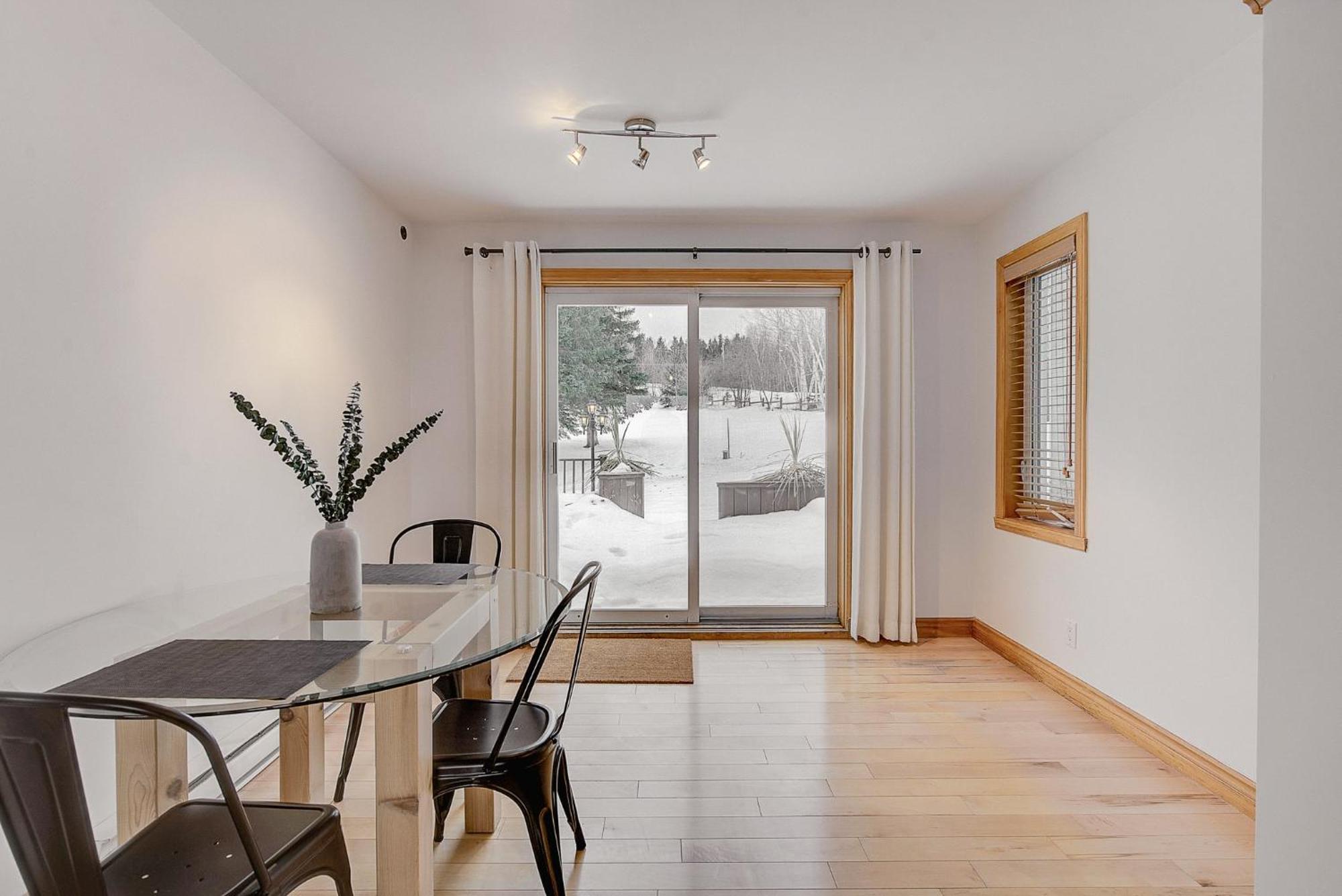 Вилла Gorgeous View 10 Min To Massif Hot Tub And Garage Бэ-Сен-Поль Экстерьер фото